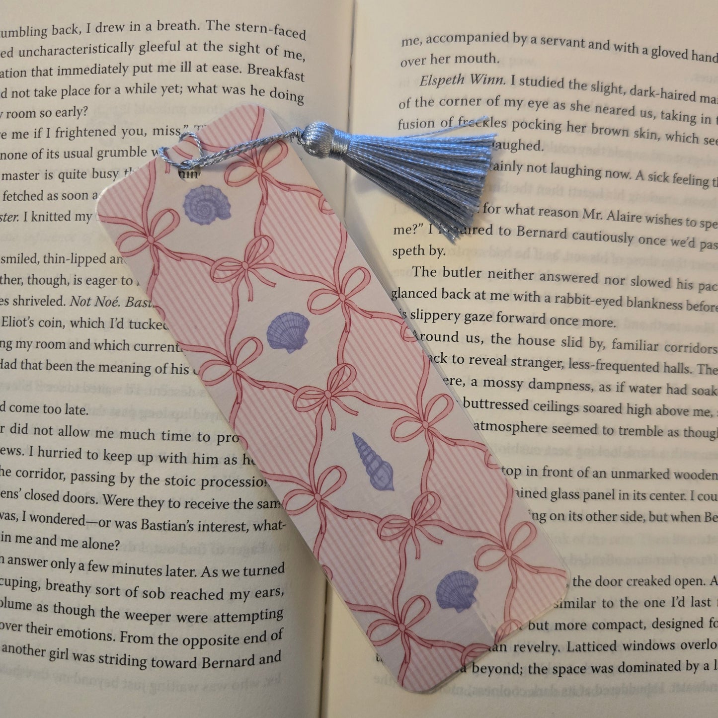 Shells and bows Bookmark with Tassel