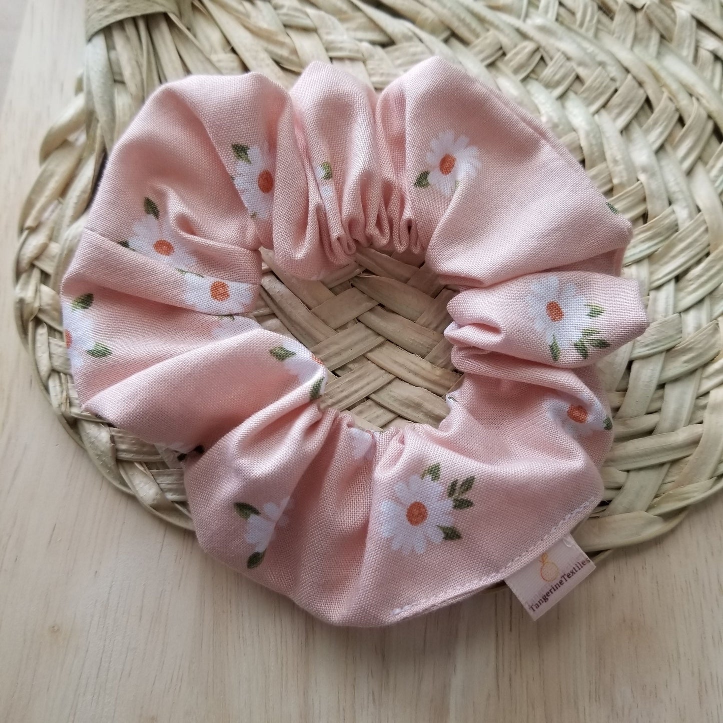 Scrunchie in Blush Daisy