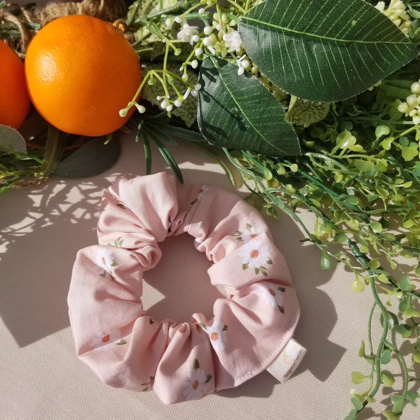 Scrunchie in Blush Daisy