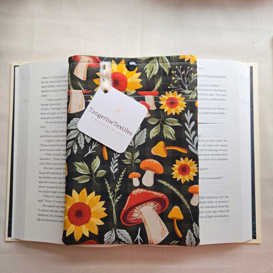 Kindle sleeve in Mushroom Meadow