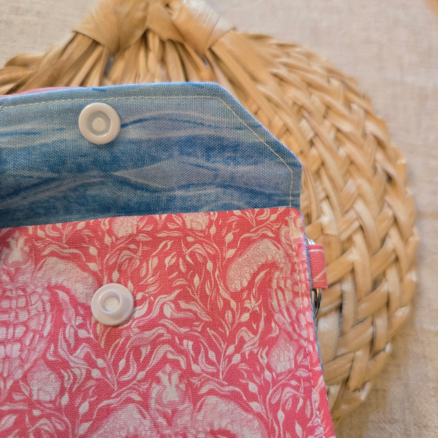 Original Keychain Wallet in Salt & Sea Pink Sea Turtle