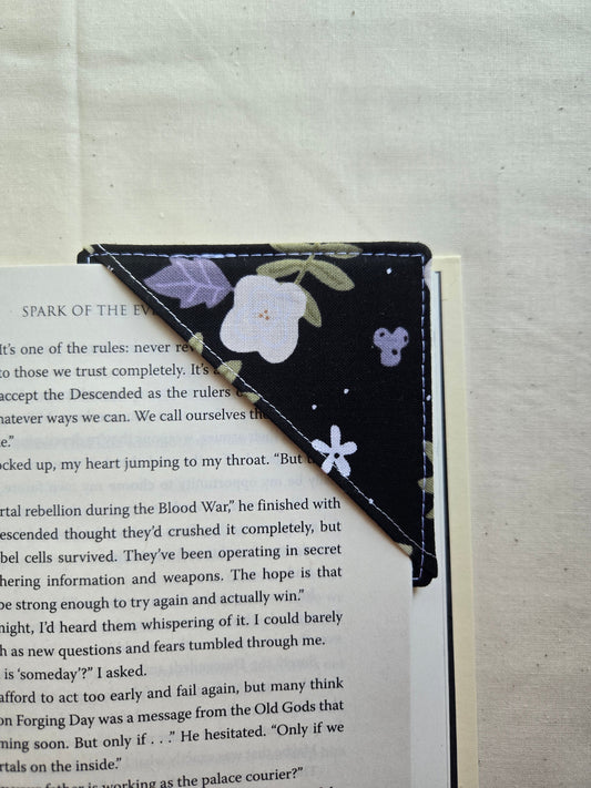 Corner Bookmark in Midnight Floral