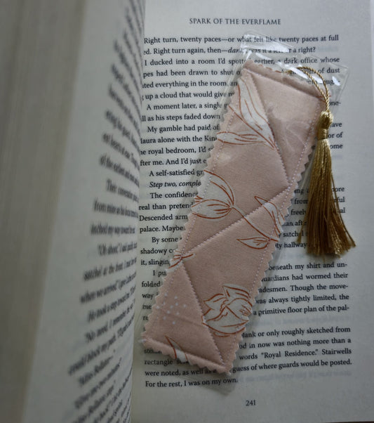 TRADITONAL BOOKMARK IN Blush Tulip