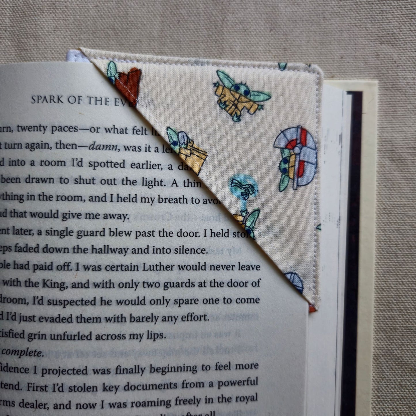 CORNER BOOKMARK IN CHILDREN PRINT