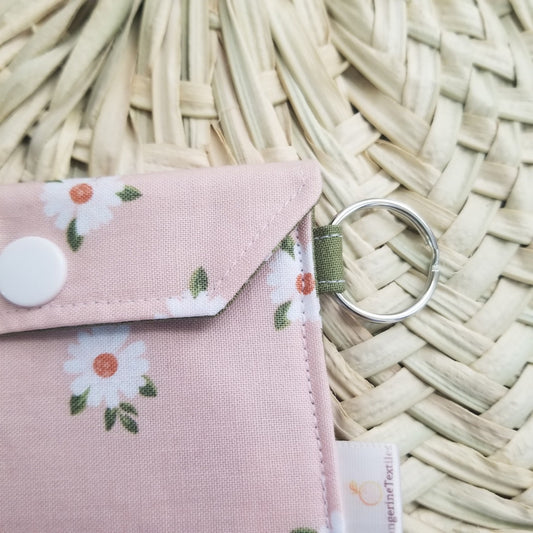 Original Keychain Wallet in Blush Daisy