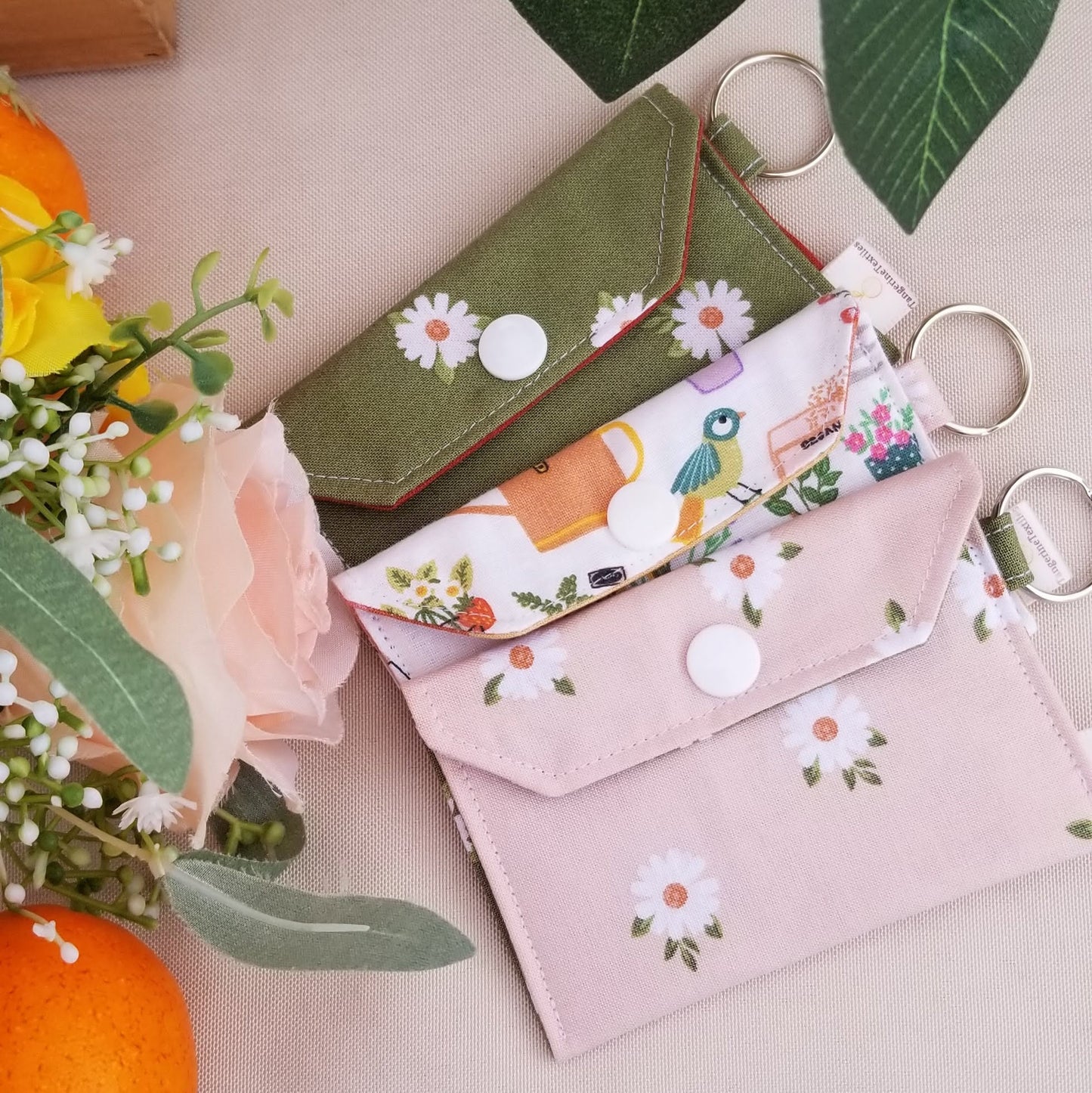 Original Keychain Wallet in Blush Daisy