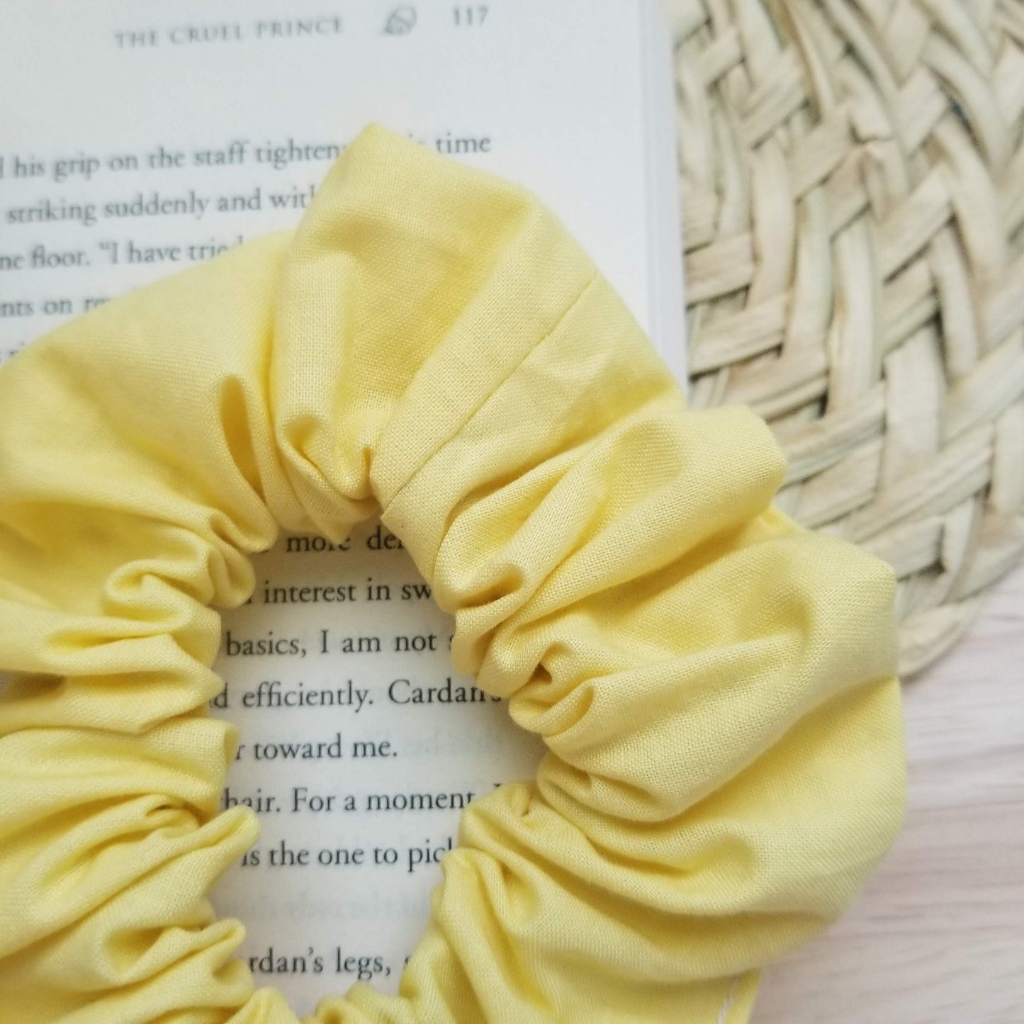 Scrunchie in Butter
