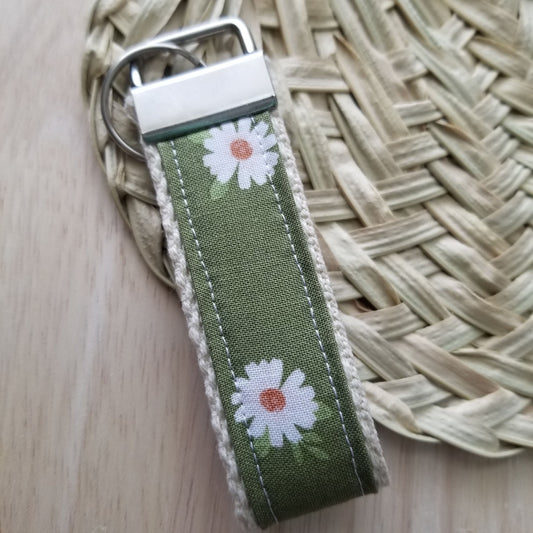 Keyfob in  Green Daisy