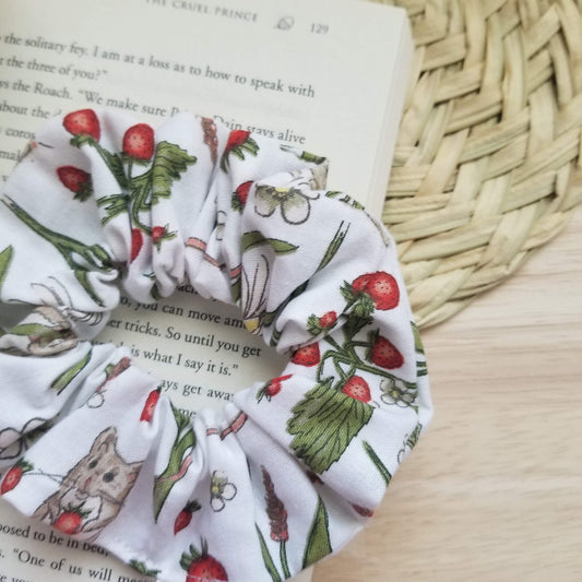 Scrunchie in Strawberry Stealer