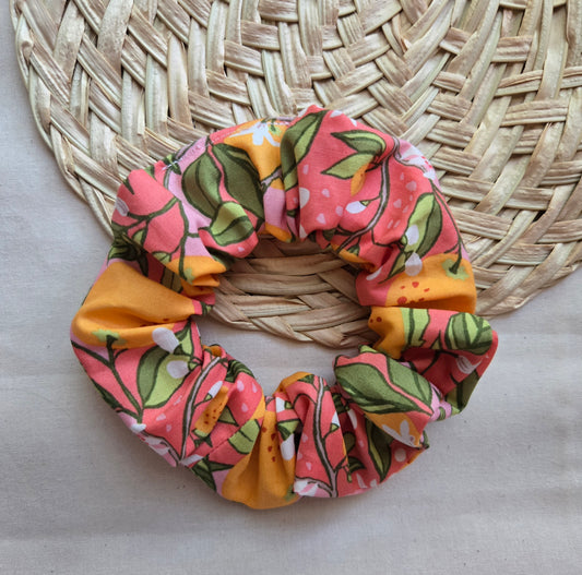 Scrunchie in Orange Blossom Pink