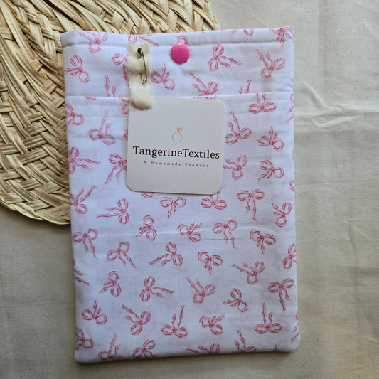 KINDLE SLEEVE IN SMALL PINK BOWS