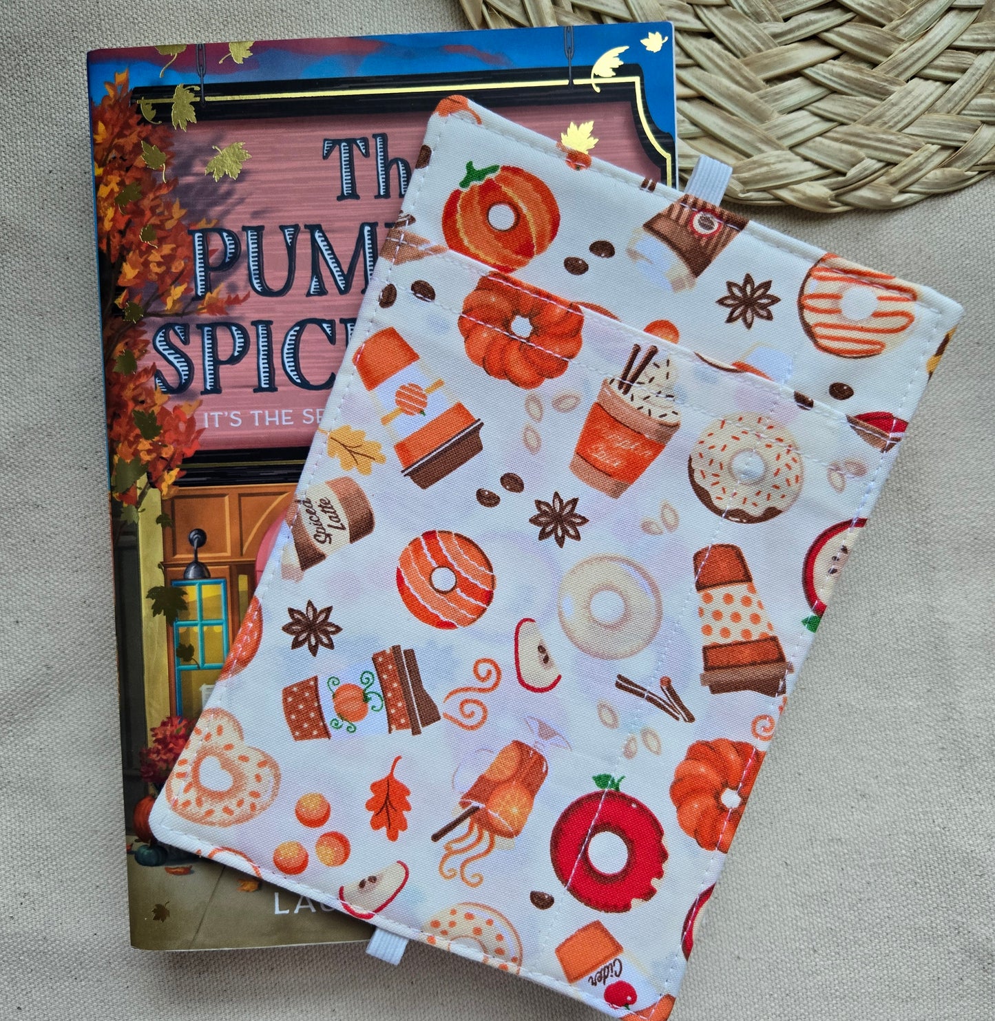 BOOK BUDDY IN PUMPKIN SPICE CAFE INSPIRED