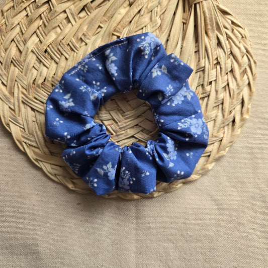 Scrunchie in Southern Blue Floral